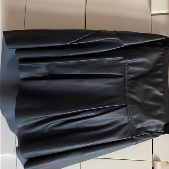 Aritzia vegan leather skirt - Picture 2 of 2